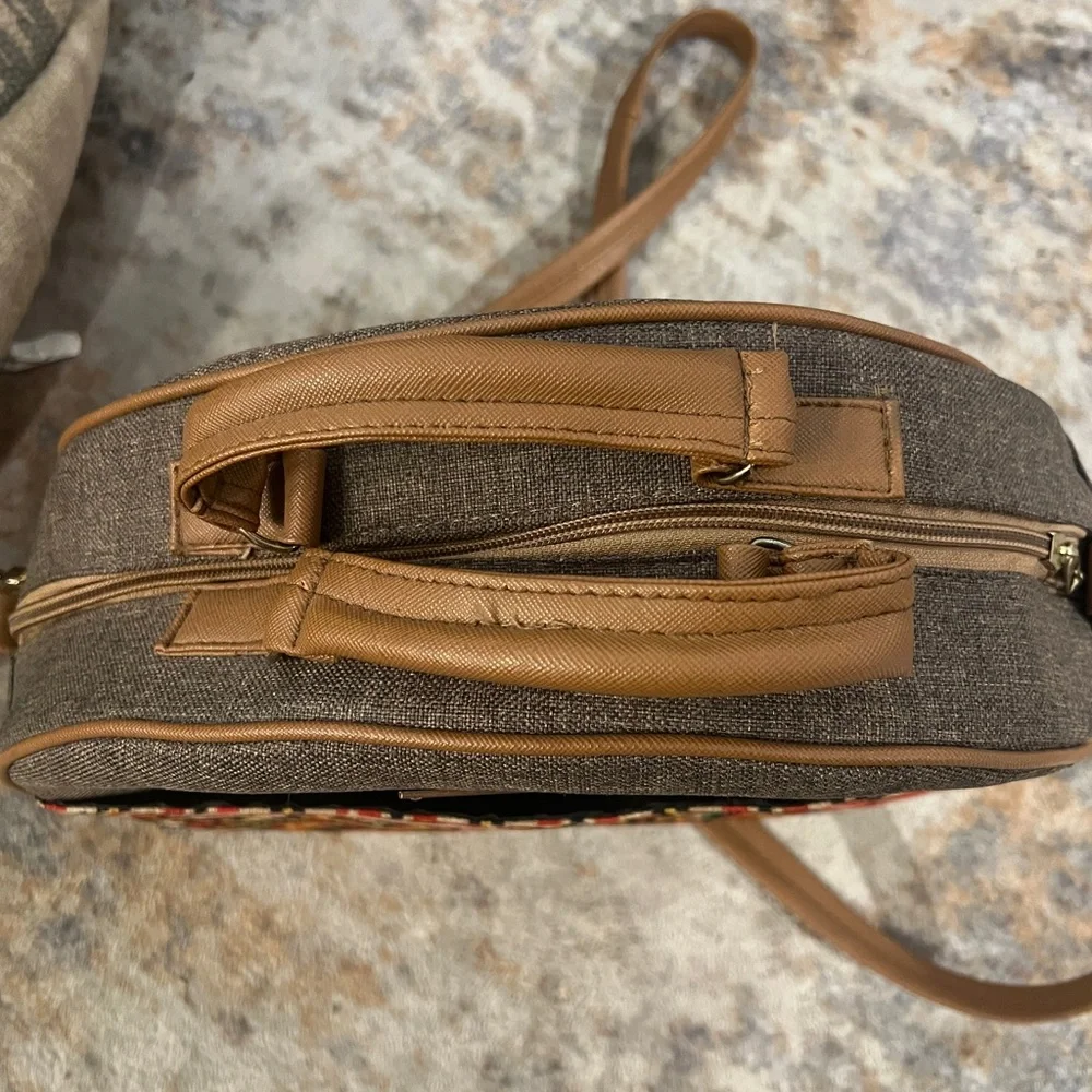 Belo Horizonte Since 1965 Embroidered Artisan Round Bag - Picture 6 of 11